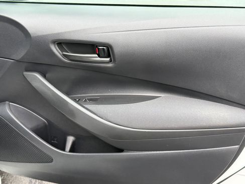Used 2022 Toyota Corolla LE image 30