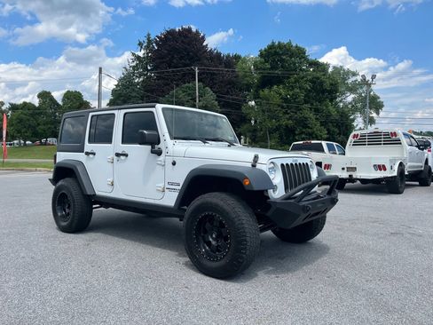 Used 2015 Jeep Wrangler Unlimited Sport w/ Quick Order Package 24S AWD/4WD image 26