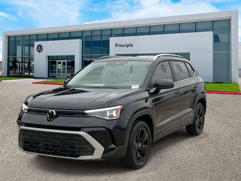 New 2026 Volkswagen Taos SE FWD image 1