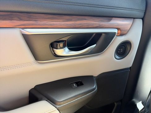 Used 2019 Honda CR-V Touring image 31