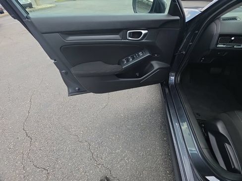 Used 2023 Honda Civic LX image 11