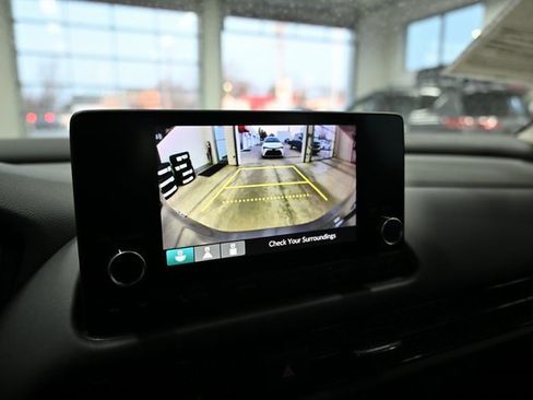 Used 2023 Honda HR-V LX image 18