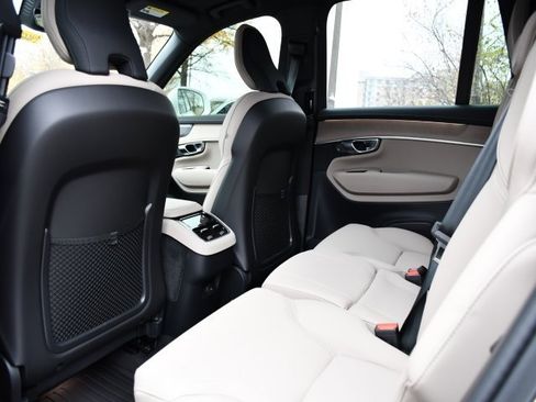 New 2026 Volvo XC90 B6 Plus w/ Protection Package Premier image 17