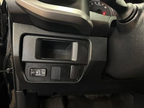 Used 2017 Toyota Tacoma SR5 w/ Tow Package AWD/4WD image 20