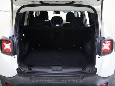 Used 2020 Jeep Renegade Altitude AWD/4WD image 8