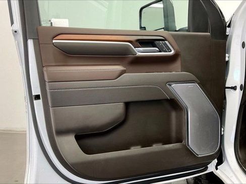 Used 2025 GMC Sierra 3500 Denali w/ Denali Reserve Package image 25