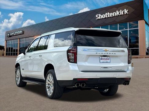 Used 2024 Chevrolet Suburban Premier w/ Premium Package 2 RWD image 8