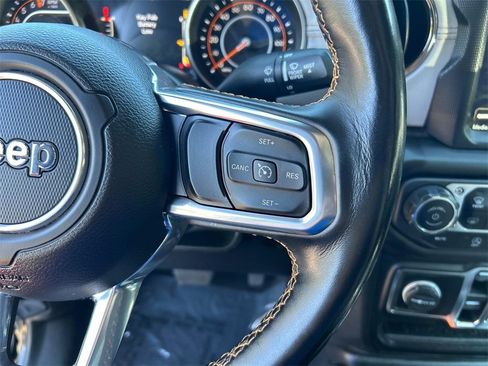 Used 2021 Jeep Gladiator Overland image 25