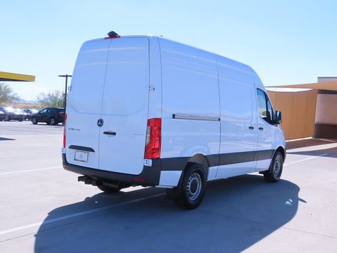 Used 2025 Mercedes-Benz Sprinter 2500 image 5