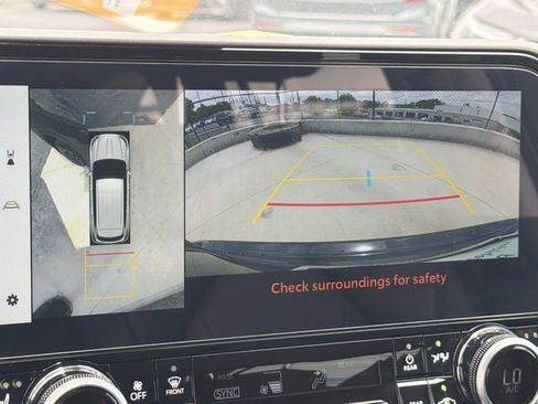 Used 2025 Toyota Highlander Limited FWD image 16
