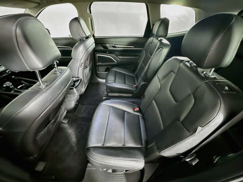 Used 2025 Kia Telluride S FWD image 29
