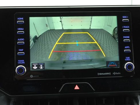 Used 2021 Toyota Venza XLE image 3