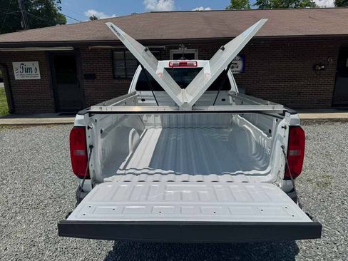 Used 2020 Chevrolet Colorado LT w/ Safety Package RWD image 9