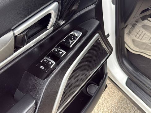Used 2020 Kia Telluride LX FWD image 13