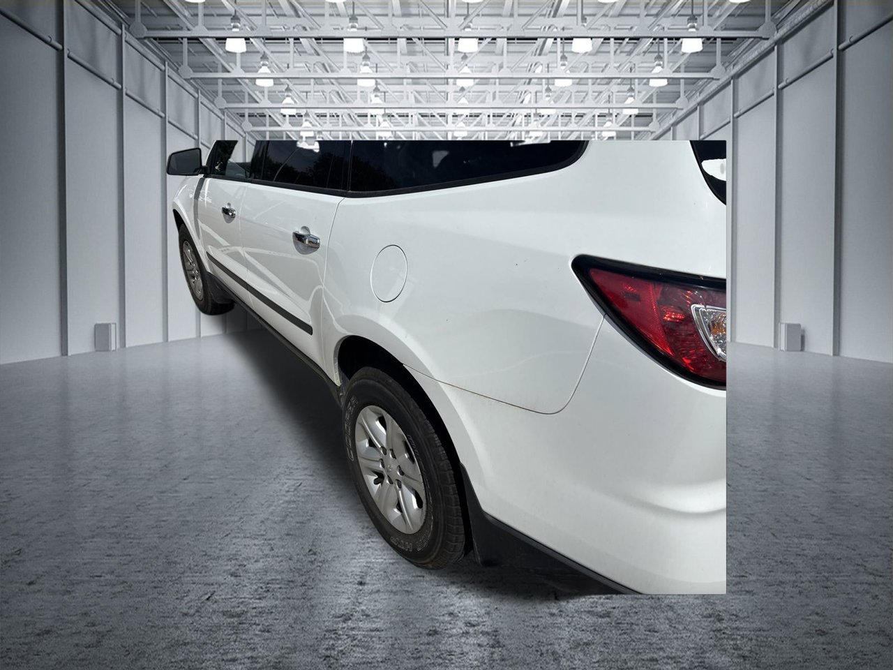 Used 2017 Chevrolet Traverse LS FWD image 10