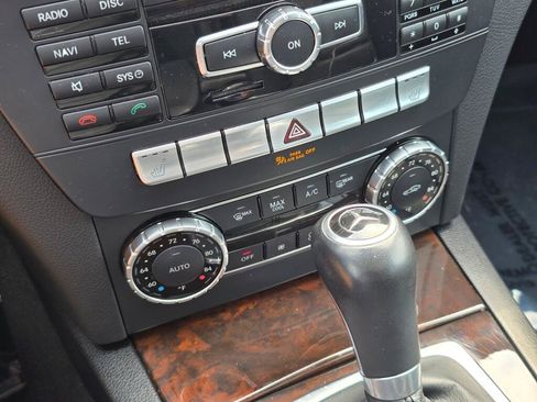 Used 2013 Mercedes-Benz C 250 Sedan image 26