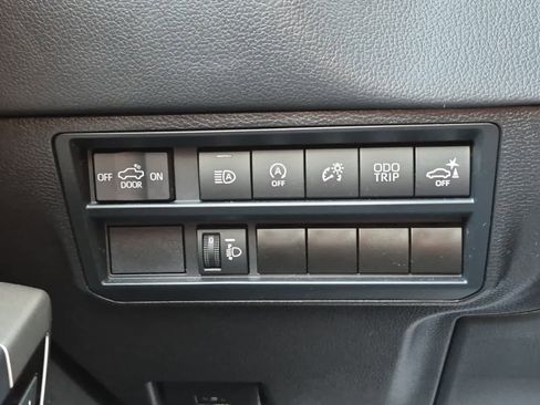 Used 2024 Toyota Tundra Limited image 19