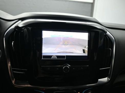 Used 2023 Chevrolet Traverse LT FWD image 19