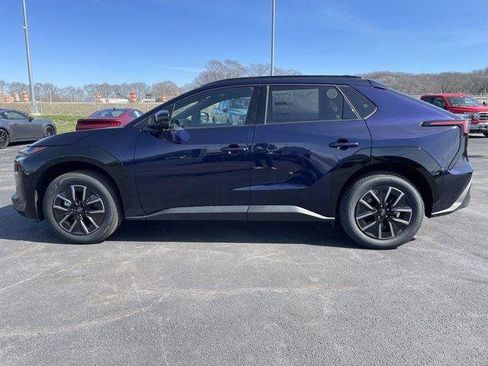 New 2026 Subaru Solterra AWD/4WD image 2