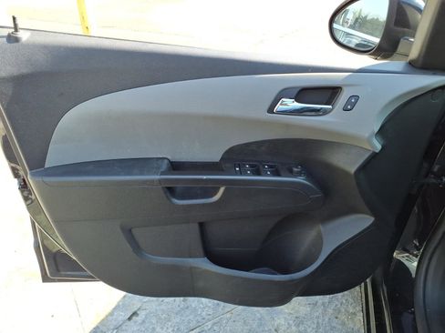Used 2014 Chevrolet Sonic LT FWD image 12