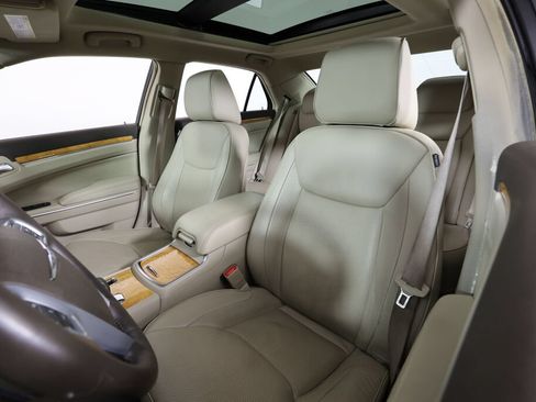 Used 2014 Chrysler 300 C RWD image 11