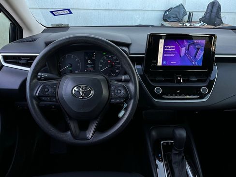 Used 2025 Toyota Corolla LE image 13