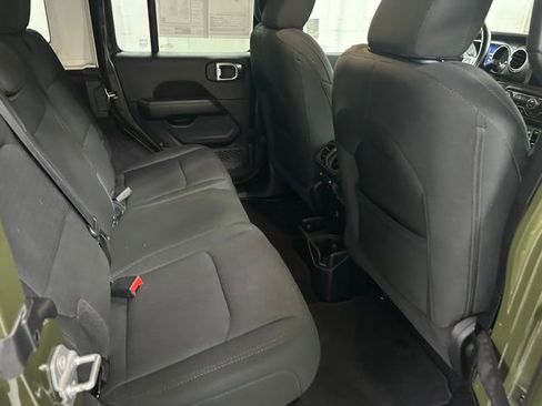 Used 2021 Jeep Wrangler Unlimited Sahara w/ Uconnect 4C Nav & Sound Group AWD/4WD image 14
