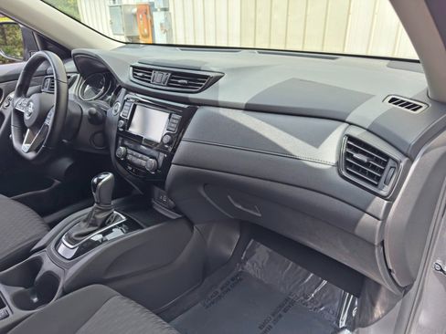 Used 2020 Nissan Rogue SV AWD/4WD image 13