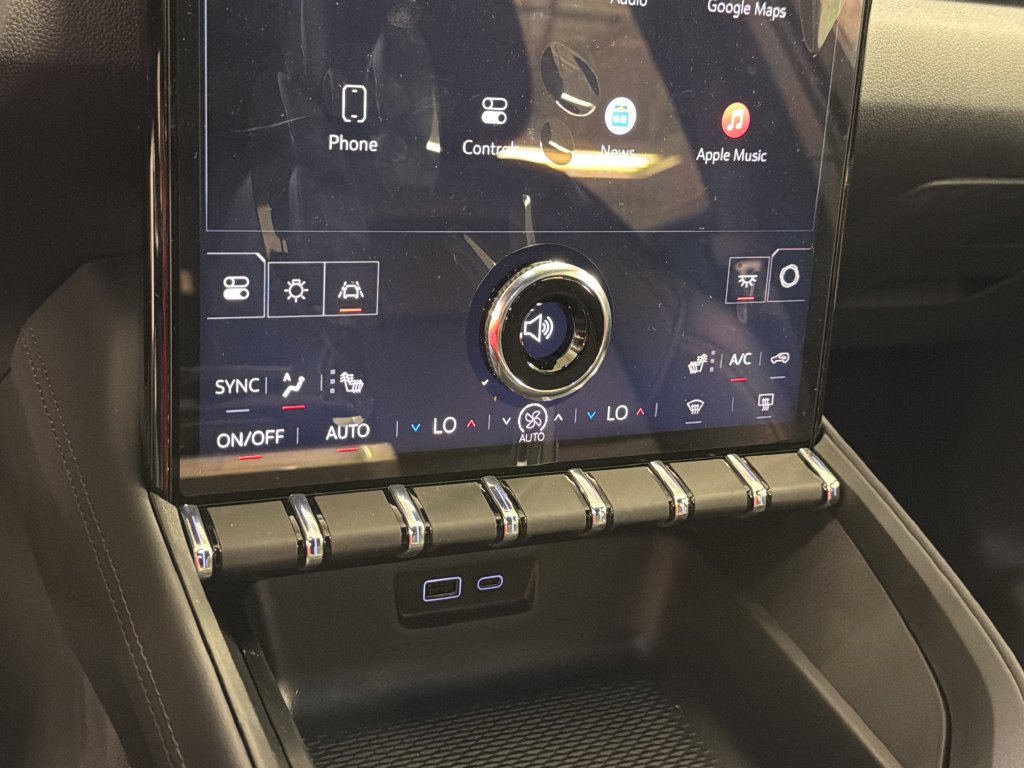 New 2027 GMC Terrain Elevation w/ Elevation Premium Package FWD image 36