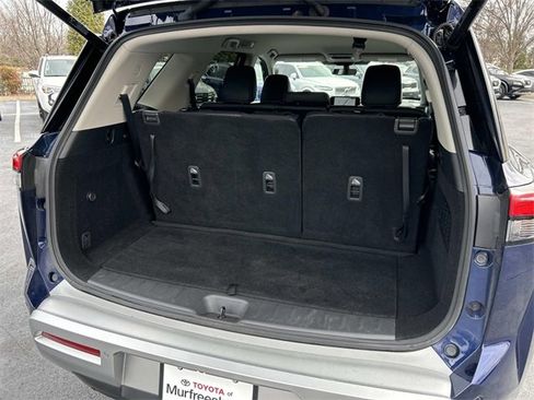 Used 2025 Nissan Pathfinder SL image 12