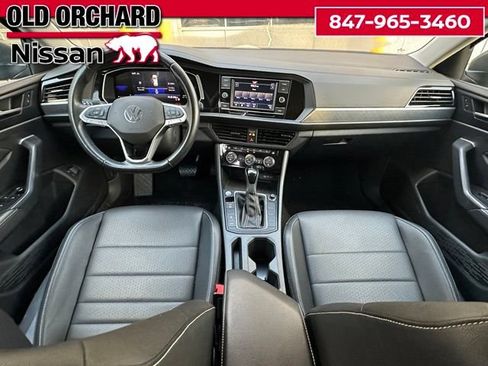 Used 2024 Volkswagen Jetta SE FWD image 13