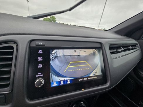 Certified 2021 Honda HR-V Sport image 19