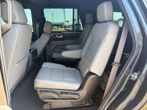 Used 2024 Chevrolet Tahoe Z71 w/ Z71 Off-Road Package image 17