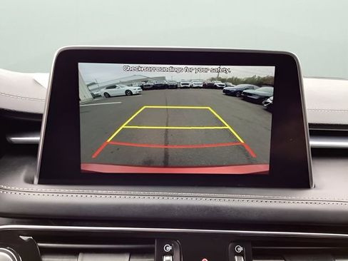 Used 2021 Genesis G70 2.0T image 26