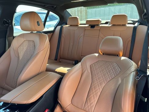 Used 2023 BMW 530e image 31