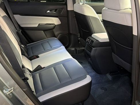 Used 2025 Honda Prologue Touring image 12