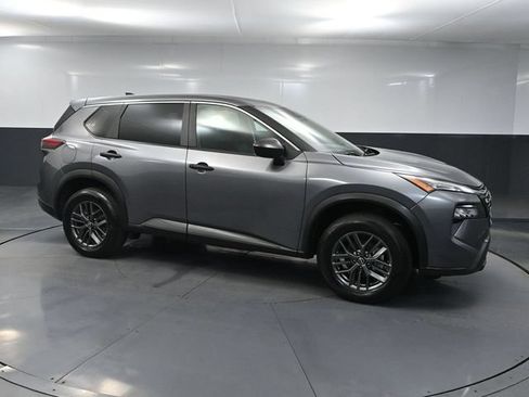 Used 2024 Nissan Rogue S FWD image 4