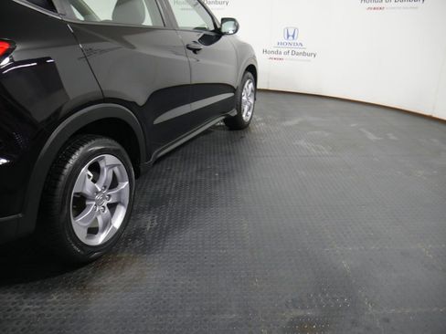 Used 2019 Honda HR-V LX image 4