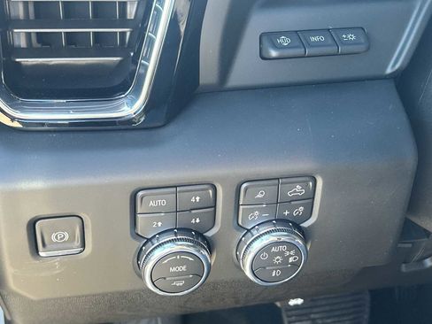 New 2026 GMC Sierra 2500 Denali Ultimate AWD/4WD image 18