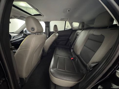 Used 2024 Chevrolet Trax ACTIV w/ Sunroof Package image 19