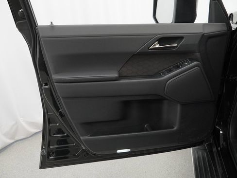 Used 2025 Lexus GX 550 w/ Accessory Package (2T) image 39