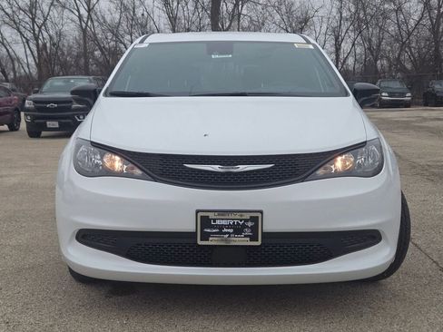 New 2026 Chrysler Voyager LX image 4