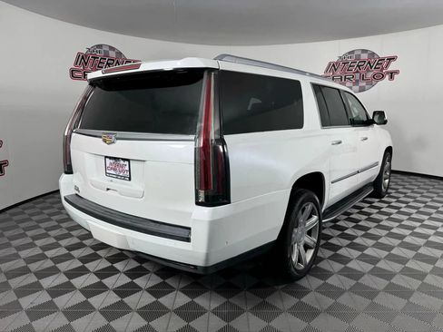 Used 2019 Cadillac Escalade ESV Luxury image 7