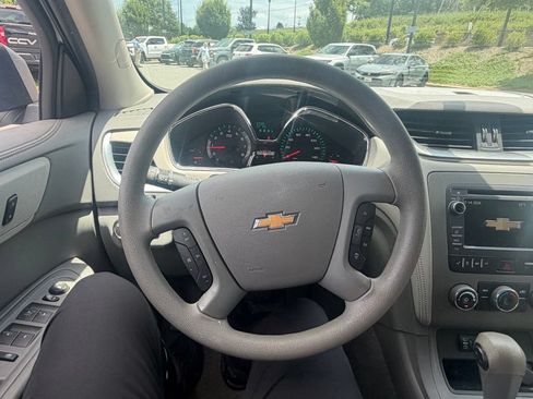 Used 2017 Chevrolet Traverse LS FWD image 13
