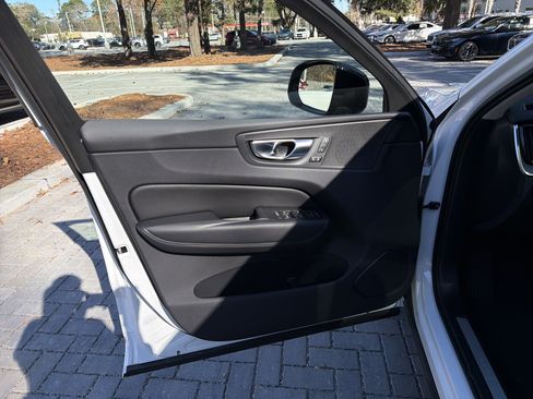 Certified 2025 Volvo XC60 B5 Plus image 14