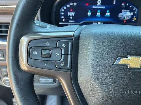 Used 2024 Chevrolet Suburban High Country AWD/4WD image 23