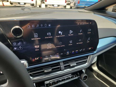 New 2025 Chevrolet Equinox EV LT w/ Convenience Package II image 20