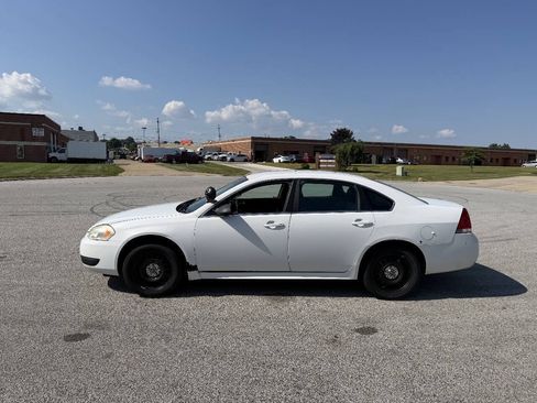 Used 2012 Chevrolet Impala Police FWD image 2