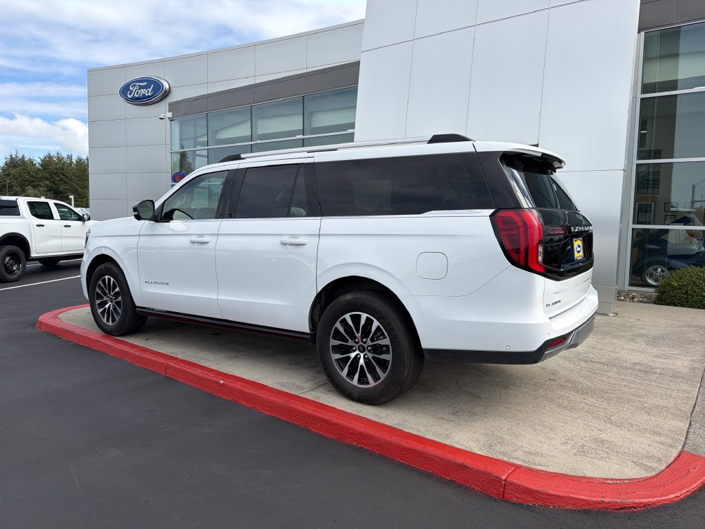Used 2025 Ford Expedition Max Platinum AWD/4WD image 2