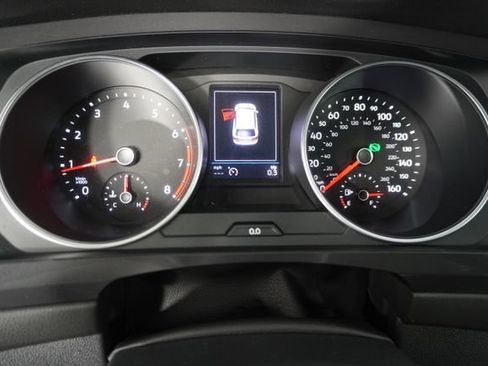 Used 2020 Volkswagen Tiguan SE w/ Panoramic Sunroof Package FWD image 24